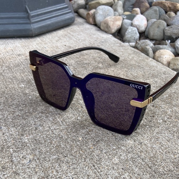 Gucci Black and Gold Square Sunglasses - Picture 1 of 4